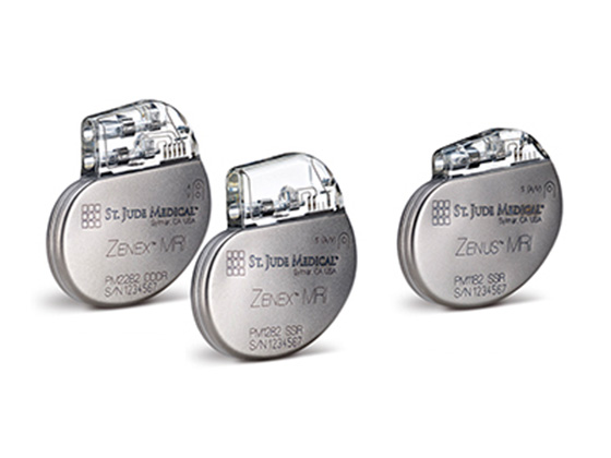 ペースメーカ／両心室ペースメーカ